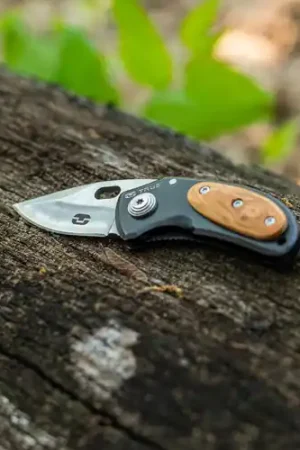 TRUE UTILITY Jacknife - Knife with Belt/Pocket Clip | Available Now